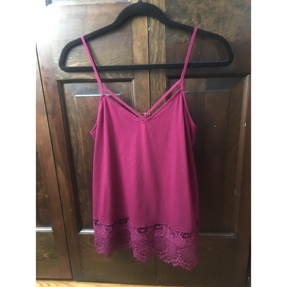 Express flowy tank with lace